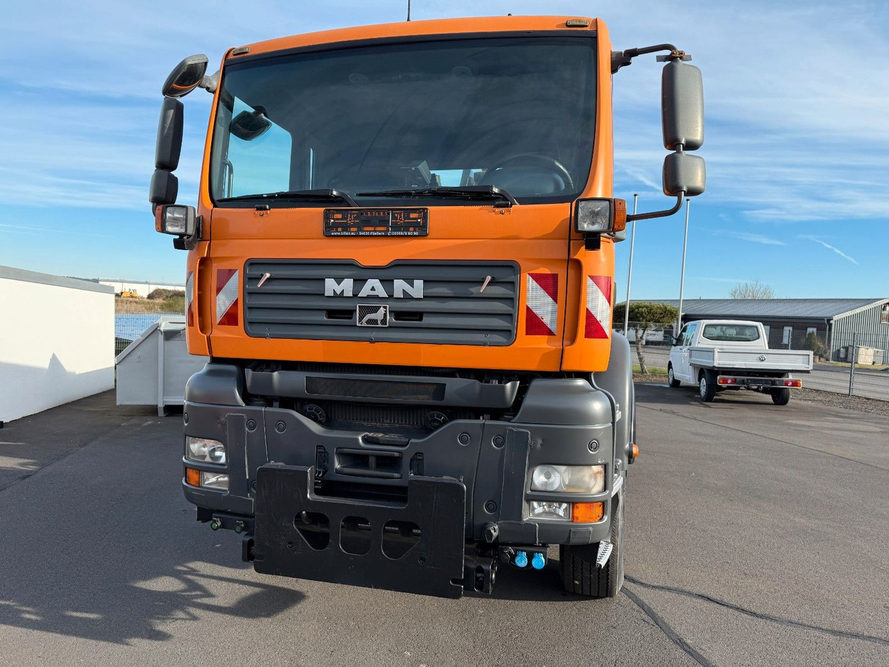 MAN TGA 18.360 4x4 Winterdienst Meiller Abroller - Camião polibenne: foto 2 MAN TGA 18.360 4x4 Winterdienst Meiller Abroller - Camião polibenne: foto 2