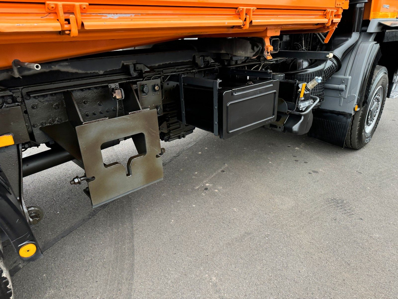 Mercedes-Benz Actros 2036 4x4 Meiler Kipper Winterdienst Euro5 Mercedes-Benz Actros 2036 4x4 Meiller Kipper Winterdienst E 5 - Camião basculante: foto 3 Mercedes-Benz Actros 2036 4x4 Meiler Kipper Winterdienst Euro5 Mercedes-Benz Actros 2036 4x4 Meiller Kipper Winterdienst E 5 - Camião basculante: foto 3