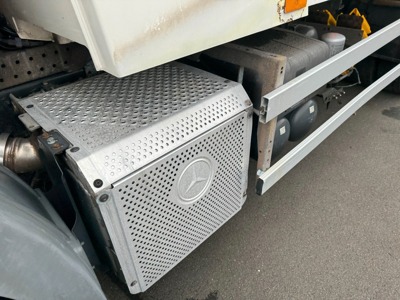 Mercedes-Benz Actros 2532 6x2 MP3 Faun Power Press 524 Mercedes-Benz Actros 2532 6x2 MP3 Faun Power Press 524 - Caminhão de lixo: foto 3 Mercedes-Benz Actros 2532 6x2 MP3 Faun Power Press 524 Mercedes-Benz Actros 2532 6x2 MP3 Faun Power Press 524 - Caminhão de lixo: foto 3