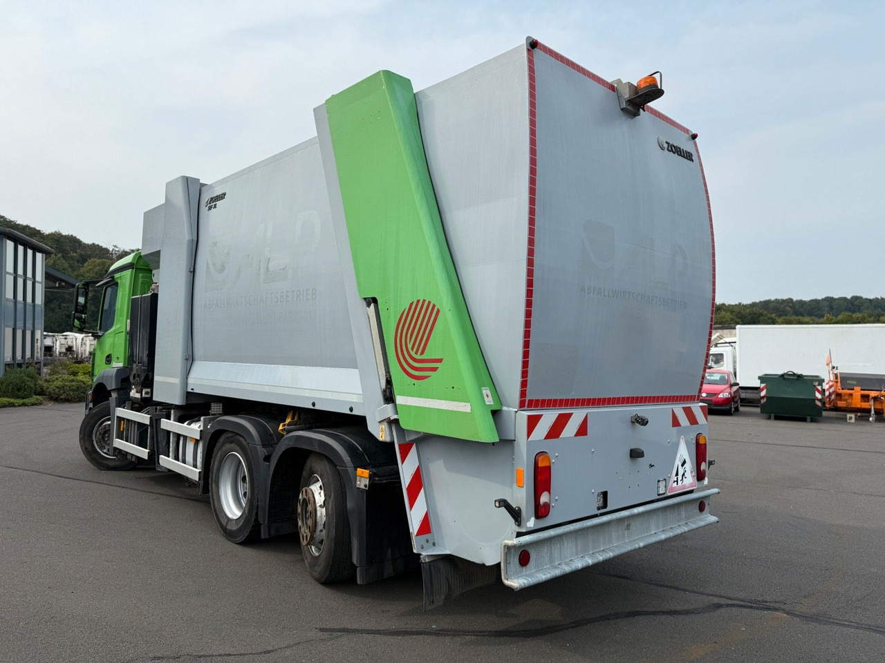 Mercedes-Benz Antos 2533 Seitenlader Zoeller SLF XL - Caminhão de lixo: foto 5 Mercedes-Benz Antos 2533 Seitenlader Zoeller SLF XL - Caminhão de lixo: foto 5