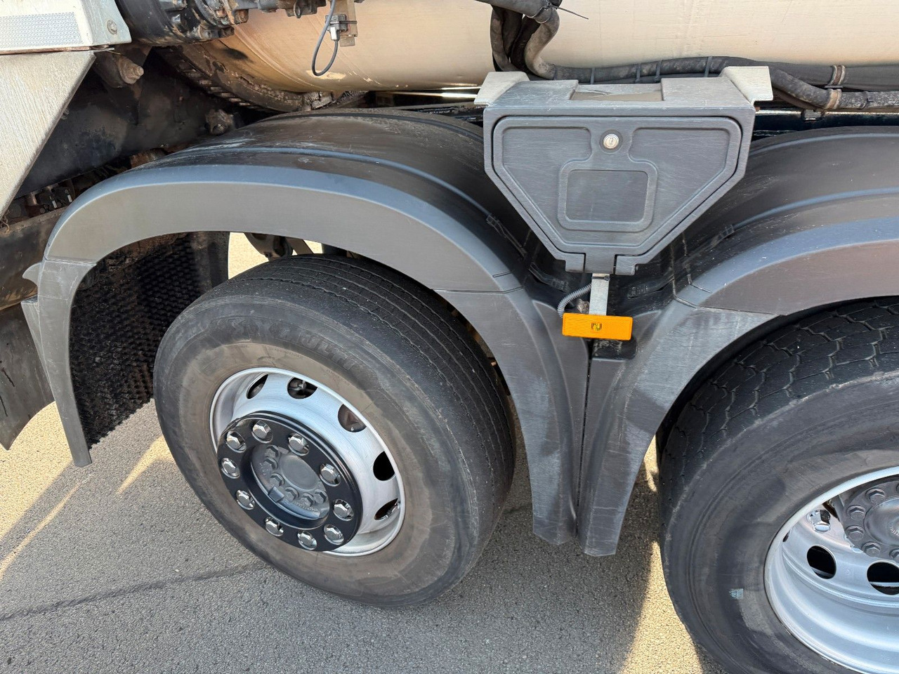 Mercedes-Benz Arocs 3236 8x2 Faun Rotopress 525 C Delta Lift - Caminhão de lixo: foto 4 Mercedes-Benz Arocs 3236 8x2 Faun Rotopress 525 C Delta Lift - Caminhão de lixo: foto 4