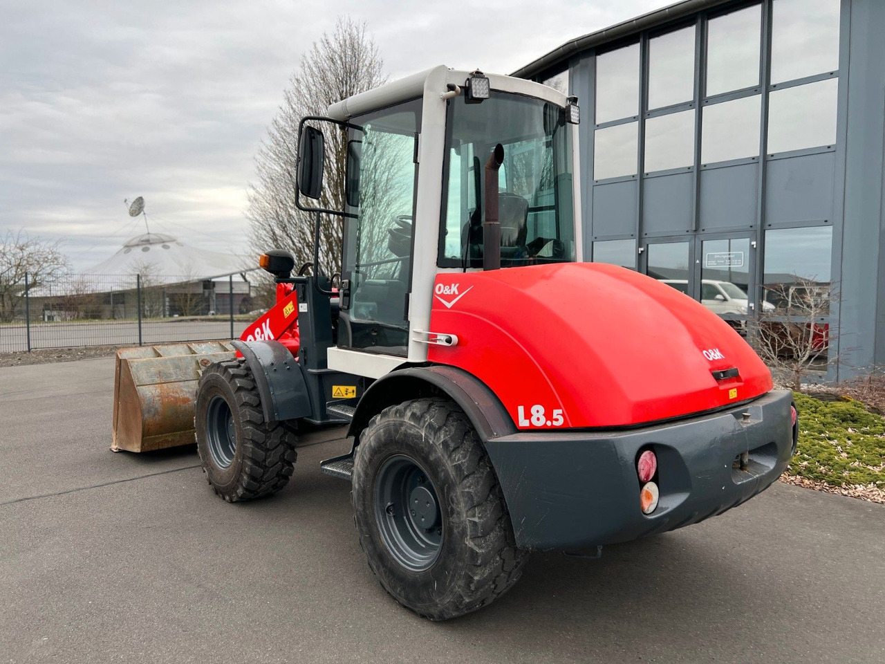 O & K L 8.5 - Schaufel - Palettengabel- 4717 Betriebs O & K L 8.5 - Schaufel - Palettengabel- 4717 Betriebs - Pá carregadora de rodas: foto 2 O & K L 8.5 - Schaufel - Palettengabel- 4717 Betriebs O & K L 8.5 - Schaufel - Palettengabel- 4717 Betriebs - Pá carregadora de rodas: foto 2