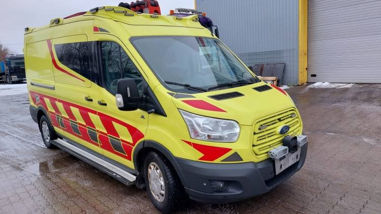 FORD TRANSIT 2,0TDI AMBULANCE KLIMA 1.2018 EURO 6, 3 UNITS - Ambulância: foto 4 FORD TRANSIT 2,0TDI AMBULANCE KLIMA 1.2018 EURO 6, 3 UNITS - Ambulância: foto 4