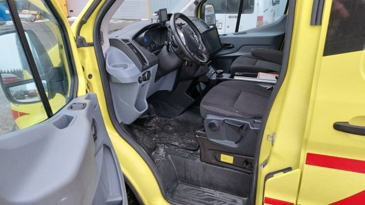 FORD TRANSIT 2,0TDI AMBULANCE KLIMA 12.2018 EURO 6, 3 UNITS - Ambulância: foto 5 FORD TRANSIT 2,0TDI AMBULANCE KLIMA 12.2018 EURO 6, 3 UNITS - Ambulância: foto 5