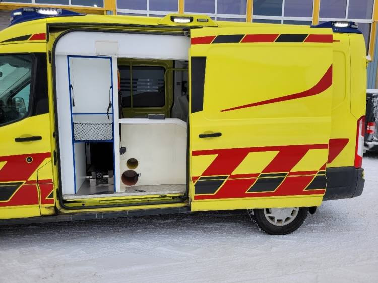 FORD TRANSIT 2,0TDI AMBULANCE KLIMA 4.2018 EURO 6, 3 UNITS - Ambulância: foto 4 FORD TRANSIT 2,0TDI AMBULANCE KLIMA 4.2018 EURO 6, 3 UNITS - Ambulância: foto 4