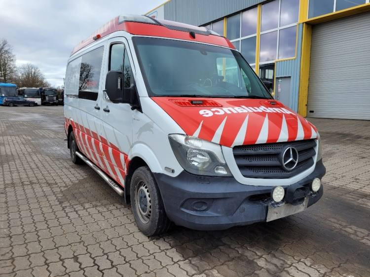 MERCEDES – BENZ SPRINTER 319 AMBULANCE (PROFILE) KLIMA, 6.2017, EURO 6 - Ambulância: foto 1 MERCEDES – BENZ SPRINTER 319 AMBULANCE (PROFILE) KLIMA, 6.2017, EURO 6 - Ambulância: foto 1