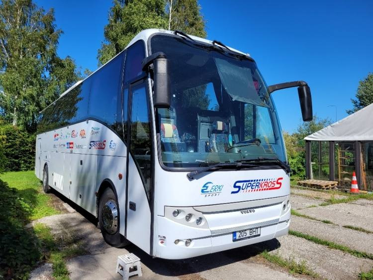 VOLVO B12M BERKHOF AXIAL70 MOTORHOME KLIMA 3.2003 - Autocarro: foto 1 VOLVO B12M BERKHOF AXIAL70 MOTORHOME KLIMA 3.2003 - Autocarro: foto 1