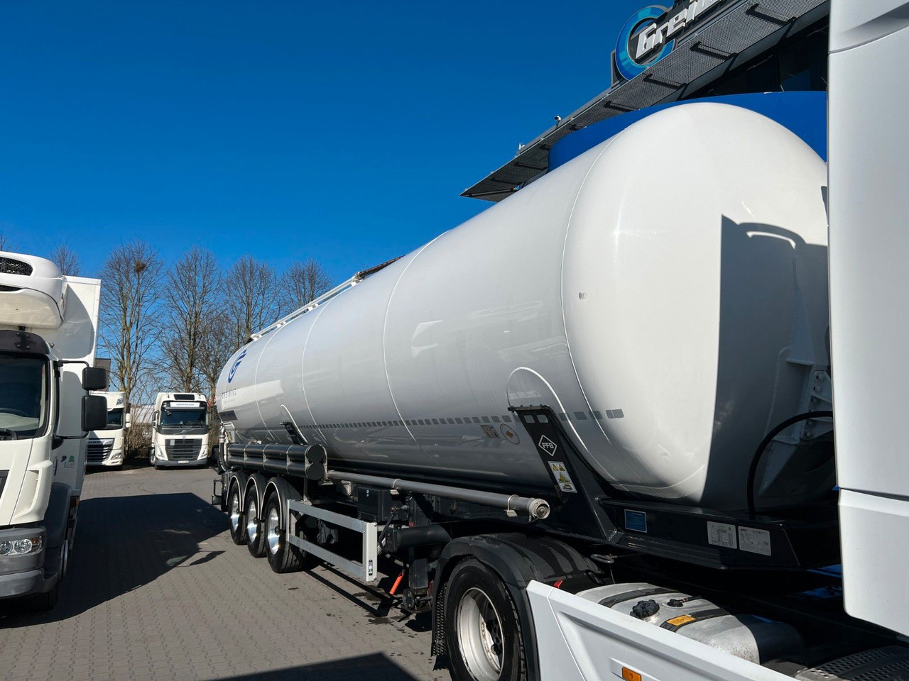 Feldbinder KIP 60.3 - Semi-reboque silo: foto 1 Feldbinder KIP 60.3 - Semi-reboque silo: foto 1
