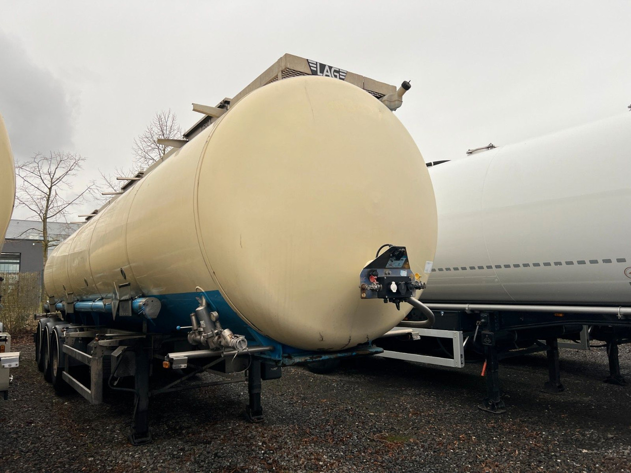 Lag 32000 l Lebensmitteltank mit 3 Kammern, ADR - Semi-reboque cisterna: foto 1 Lag 32000 l Lebensmitteltank mit 3 Kammern, ADR - Semi-reboque cisterna: foto 1