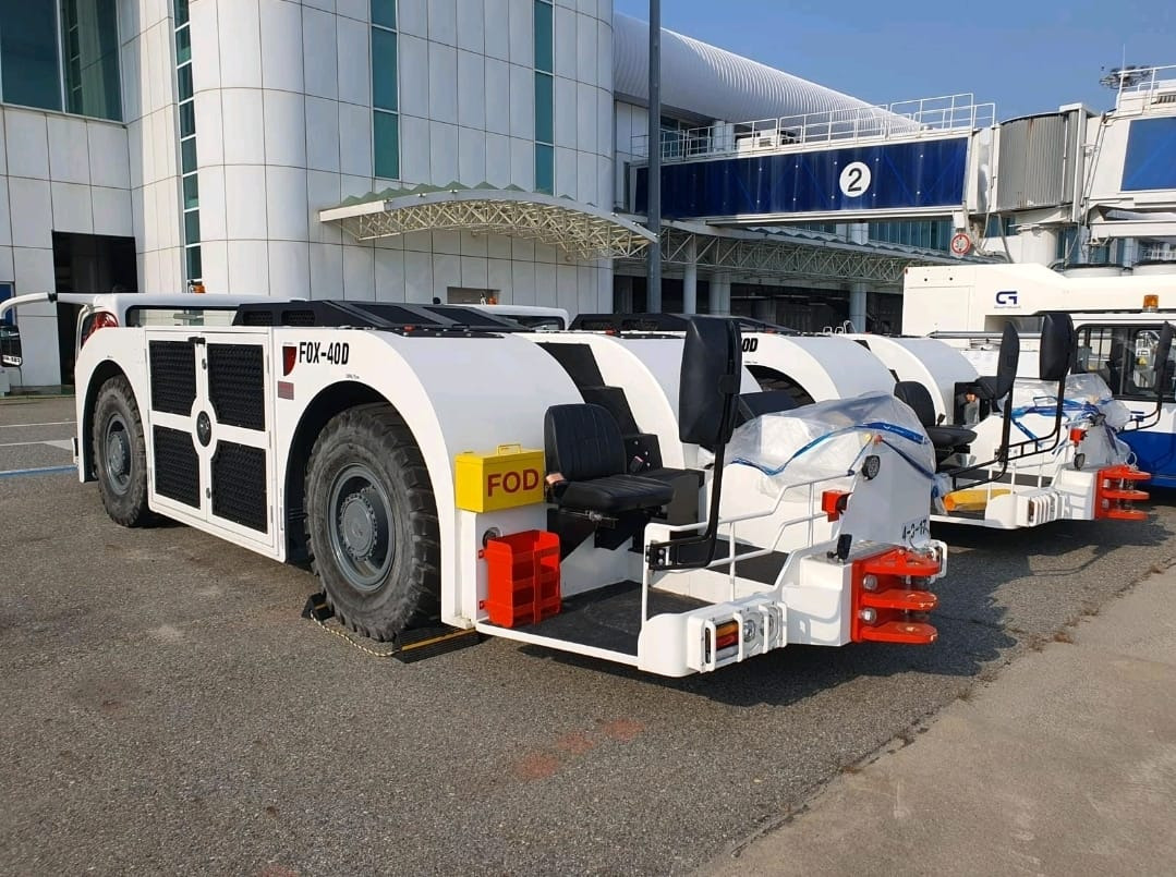 BlissFox - ABC 40D - Trator de push-back: foto 3 BlissFox - ABC 40D - Trator de push-back: foto 3