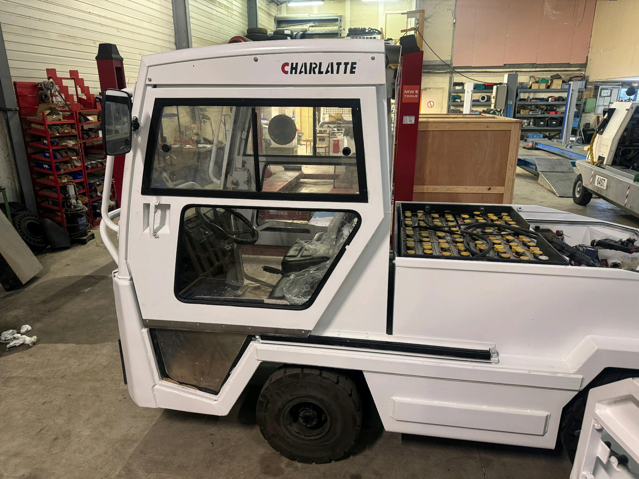 Charlatte 2012 - Trator de bagagem: foto 2 Charlatte 2012 - Trator de bagagem: foto 2