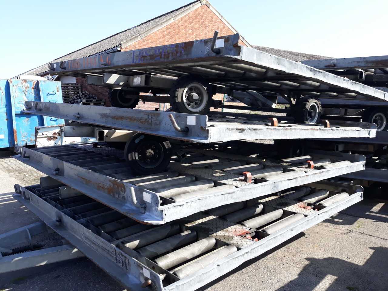 Pallet Dollies  - Equipamento aeroportuário: foto 2 Pallet Dollies  - Equipamento aeroportuário: foto 2