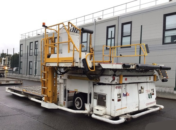 FMC loader Commander 15 Universal - Elevador/ Carregador de contentores e paletes: foto 1 FMC loader Commander 15 Universal - Elevador/ Carregador de contentores e paletes: foto 1