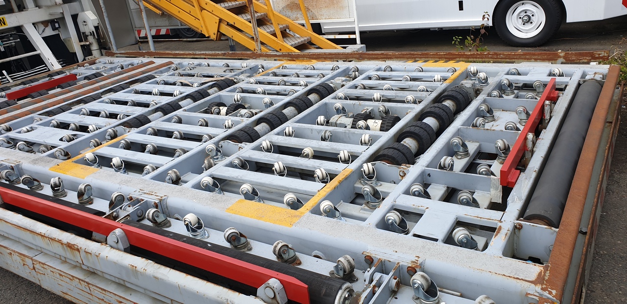 Lower Deck Loader 7 tons Air Marrel LAM7000 - Elevador/ Carregador de contentores e paletes: foto 2 Lower Deck Loader 7 tons Air Marrel LAM7000 - Elevador/ Carregador de contentores e paletes: foto 2