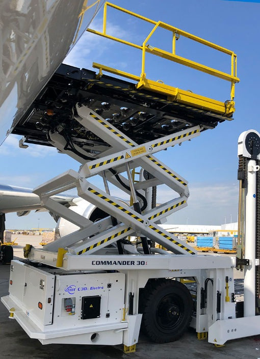 OSH KOSH JBT Commander 30i - Elevador/ Carregador de contentores e paletes: foto 2 OSH KOSH JBT Commander 30i - Elevador/ Carregador de contentores e paletes: foto 2