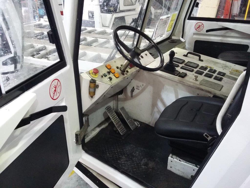 Pushback TLD TMX400-27 - Trator de push-back: foto 4 Pushback TLD TMX400-27 - Trator de push-back: foto 4