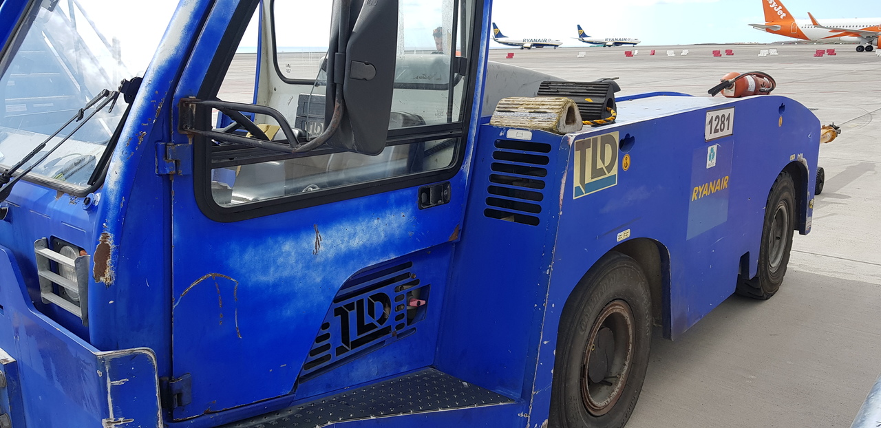 Pushback Tractor TLD 150-12 - Trator de push-back: foto 2 Pushback Tractor TLD 150-12 - Trator de push-back: foto 2