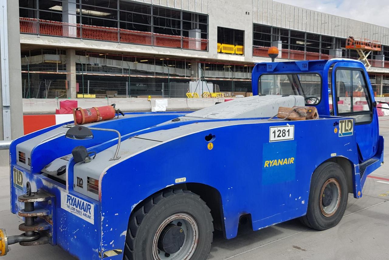 Pushback Tractor TLD 150-12 - Trator de push-back: foto 3 Pushback Tractor TLD 150-12 - Trator de push-back: foto 3