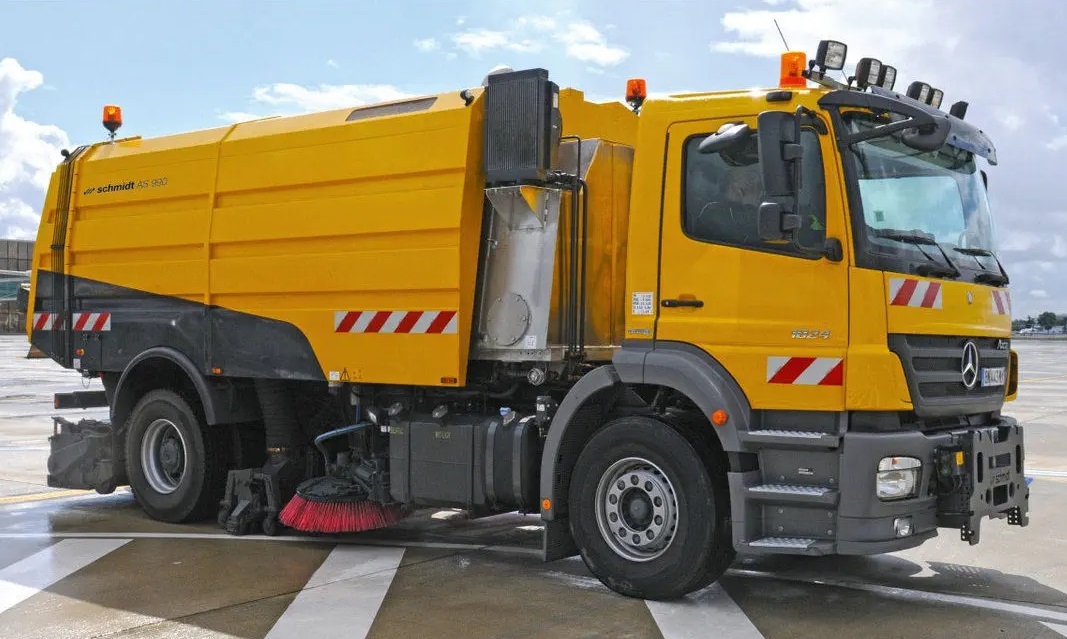 Runway Sweeper Schmidt AS990 - Varredora urbana: foto 3 Runway Sweeper Schmidt AS990 - Varredora urbana: foto 3