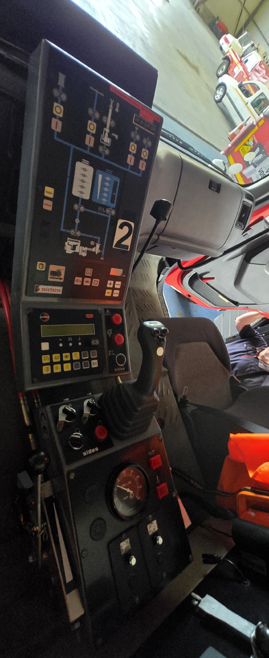 Sides - Carro de bombeiro: foto 4 Sides - Carro de bombeiro: foto 4