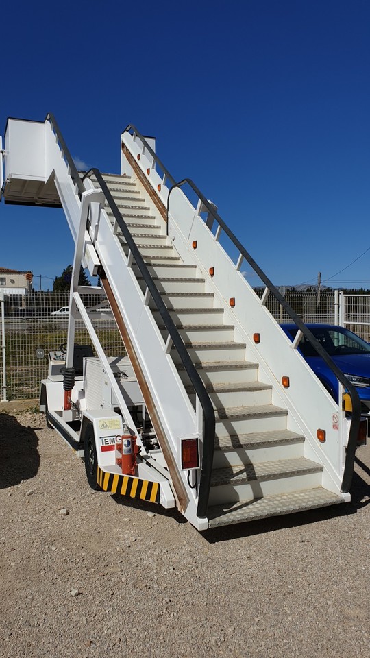 TEMG Pax Stairs TG2244 - Escada de passageiros: foto 4 TEMG Pax Stairs TG2244 - Escada de passageiros: foto 4