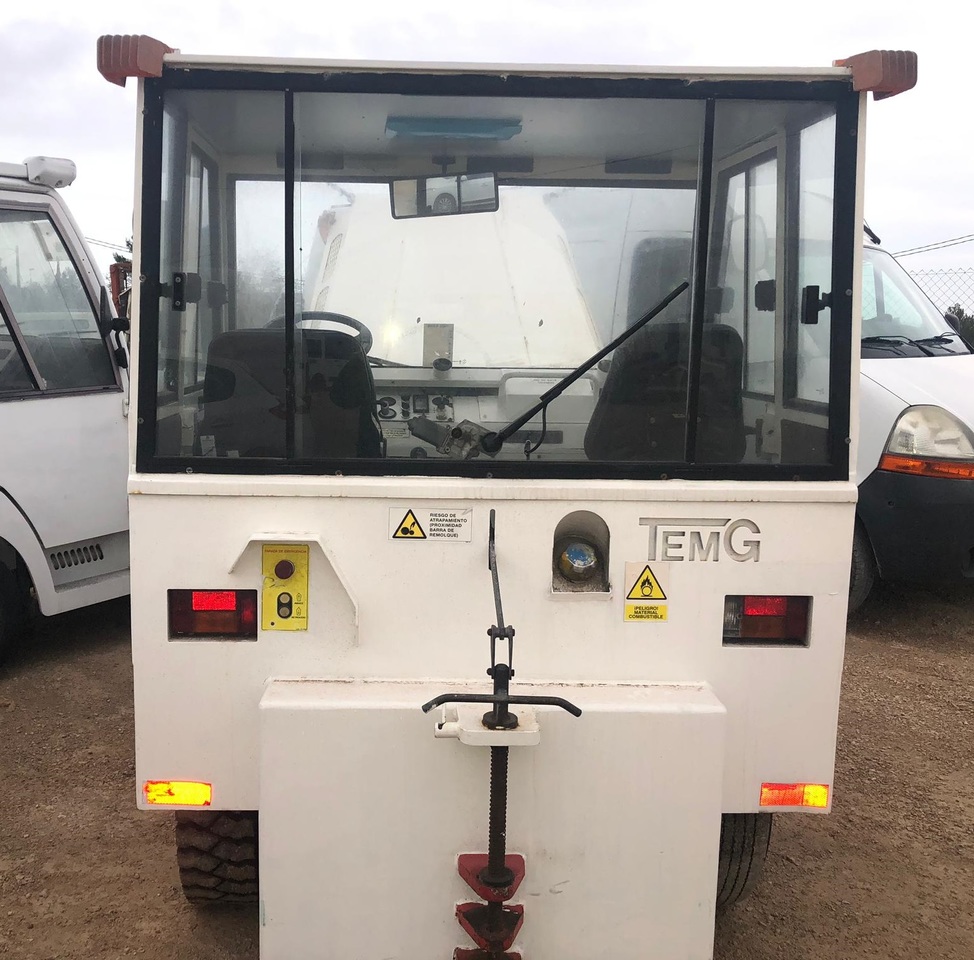TEMG TRACTOR/DIESEL TG5000 - Trator de bagagem: foto 4 TEMG TRACTOR/DIESEL TG5000 - Trator de bagagem: foto 4