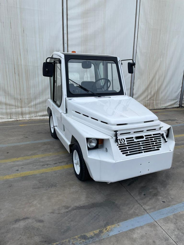 TLD TMX30 - Trator de push-back: foto 3 TLD TMX30 - Trator de push-back: foto 3