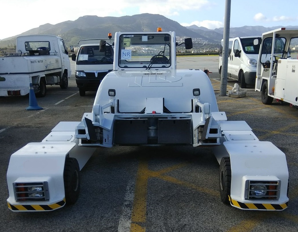 TLD Towbarless Pushback TPX 100 E - Trator de push-back: foto 3 TLD Towbarless Pushback TPX 100 E - Trator de push-back: foto 3