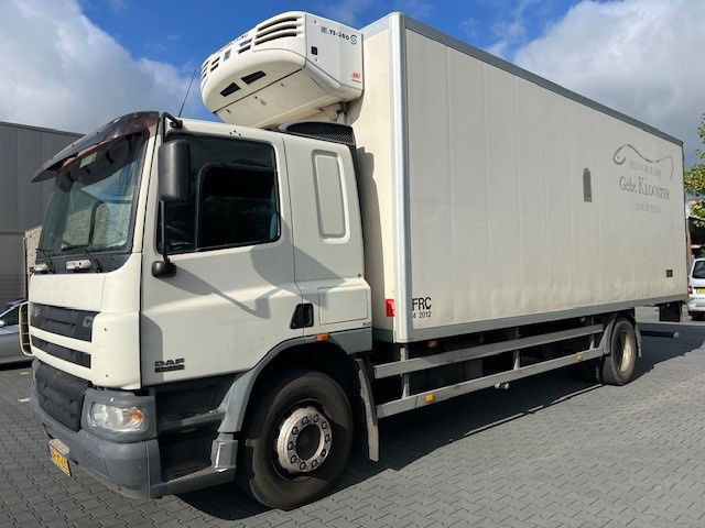DAF CF 65.250 FA65.250 CF Manuel - Camião frigorífico: foto 1 DAF CF 65.250 FA65.250 CF Manuel - Camião frigorífico: foto 1