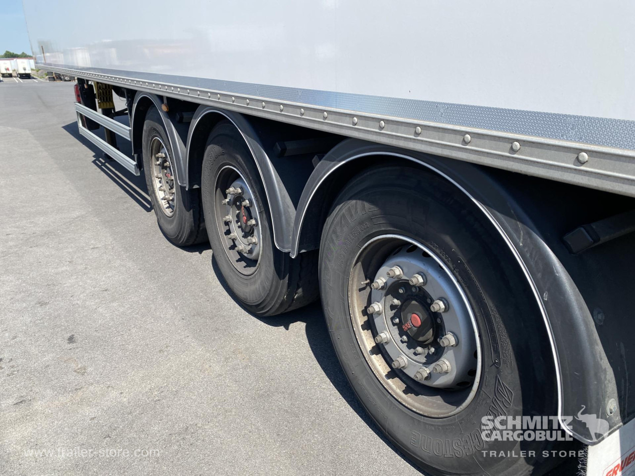 FRUEHAUF Dryfreight Standard Roller shutter door - Semi-reboque furgão: foto 5 FRUEHAUF Dryfreight Standard Roller shutter door - Semi-reboque furgão: foto 5