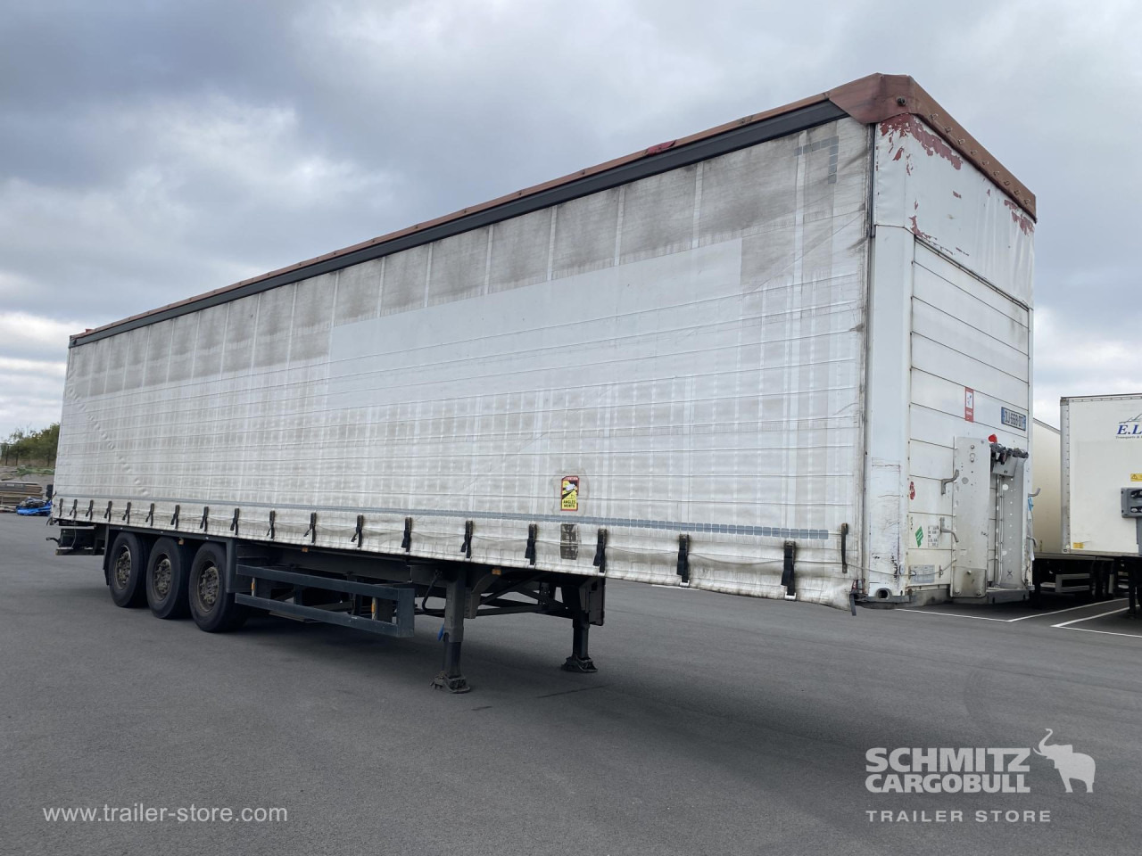SCHMITZ Curtainsider Standard - Semi-reboque de lona: foto 1 SCHMITZ Curtainsider Standard - Semi-reboque de lona: foto 1