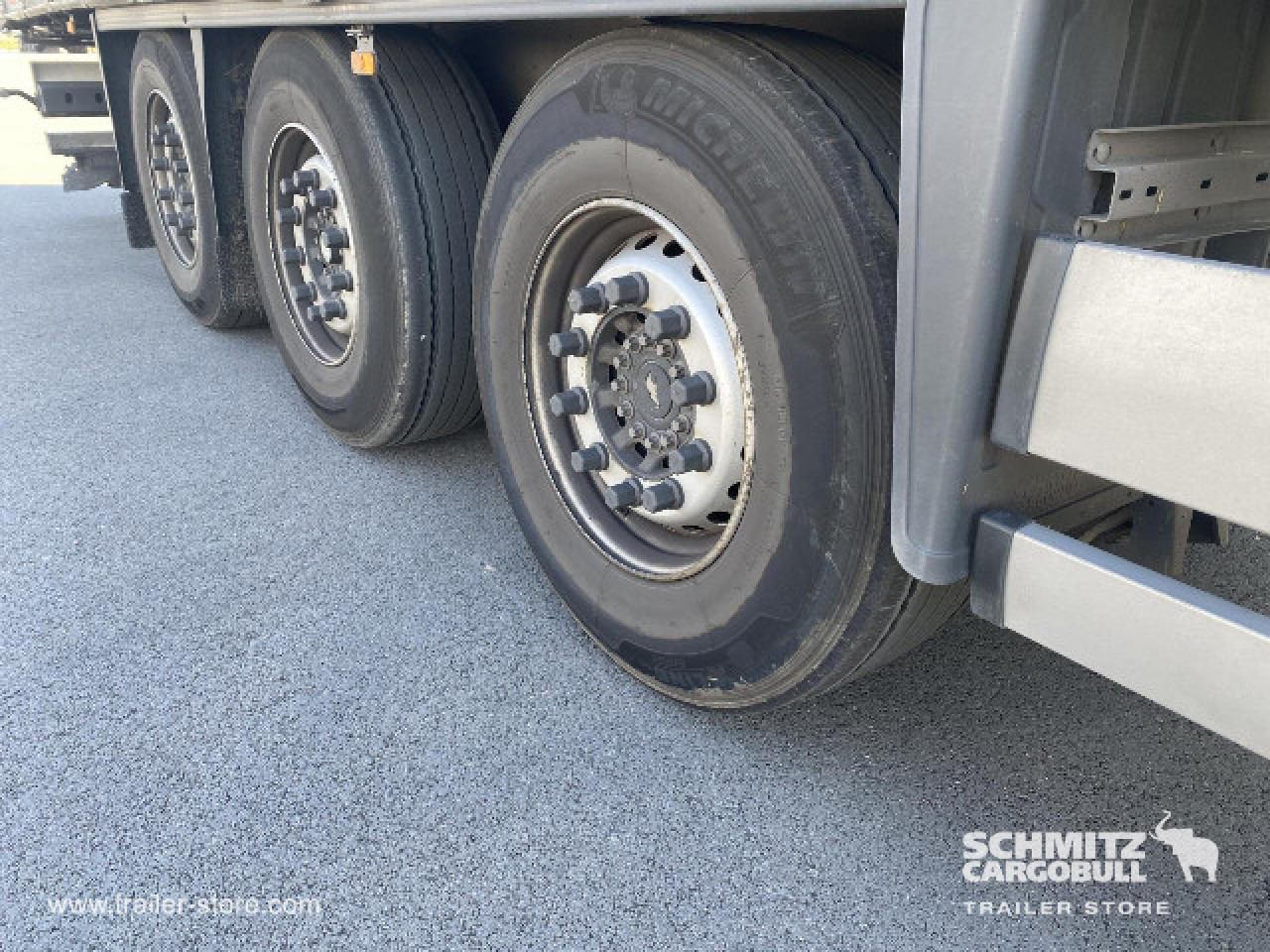SCHMITZ Curtainsider Standard - Semi-reboque de lona: foto 5 SCHMITZ Curtainsider Standard - Semi-reboque de lona: foto 5