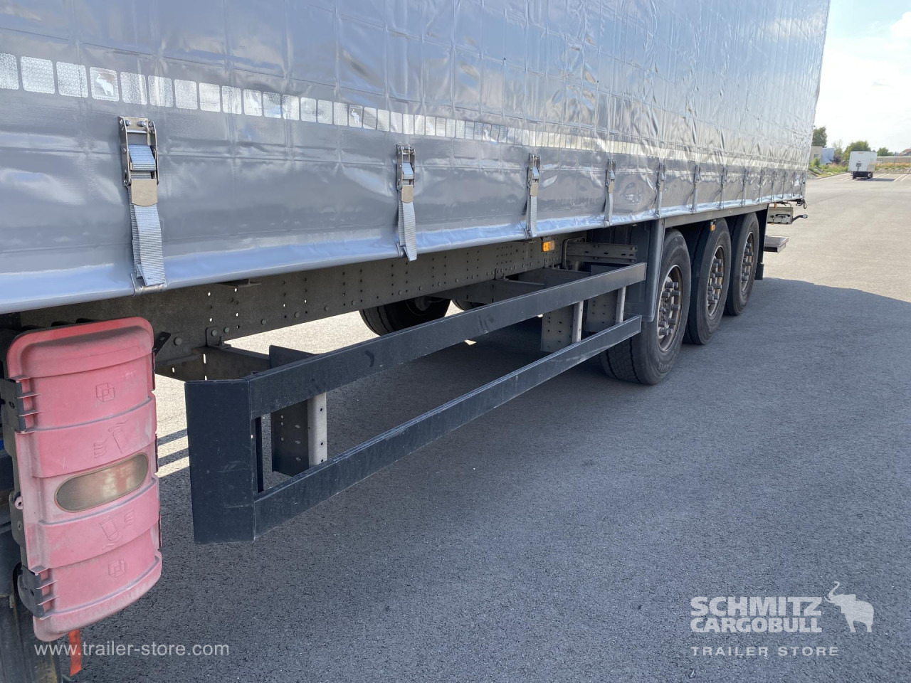 SCHMITZ Curtainsider Standard Taillift - Semi-reboque de lona: foto 4 SCHMITZ Curtainsider Standard Taillift - Semi-reboque de lona: foto 4