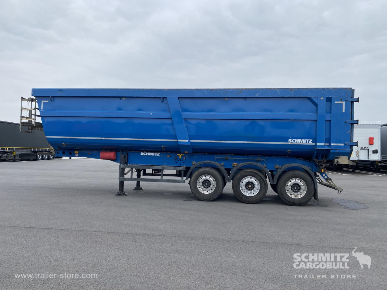 SCHMITZ Tipper Steel half pipe body 46m³ - Semi-reboque basculante: foto 4 SCHMITZ Tipper Steel half pipe body 46m³ - Semi-reboque basculante: foto 4