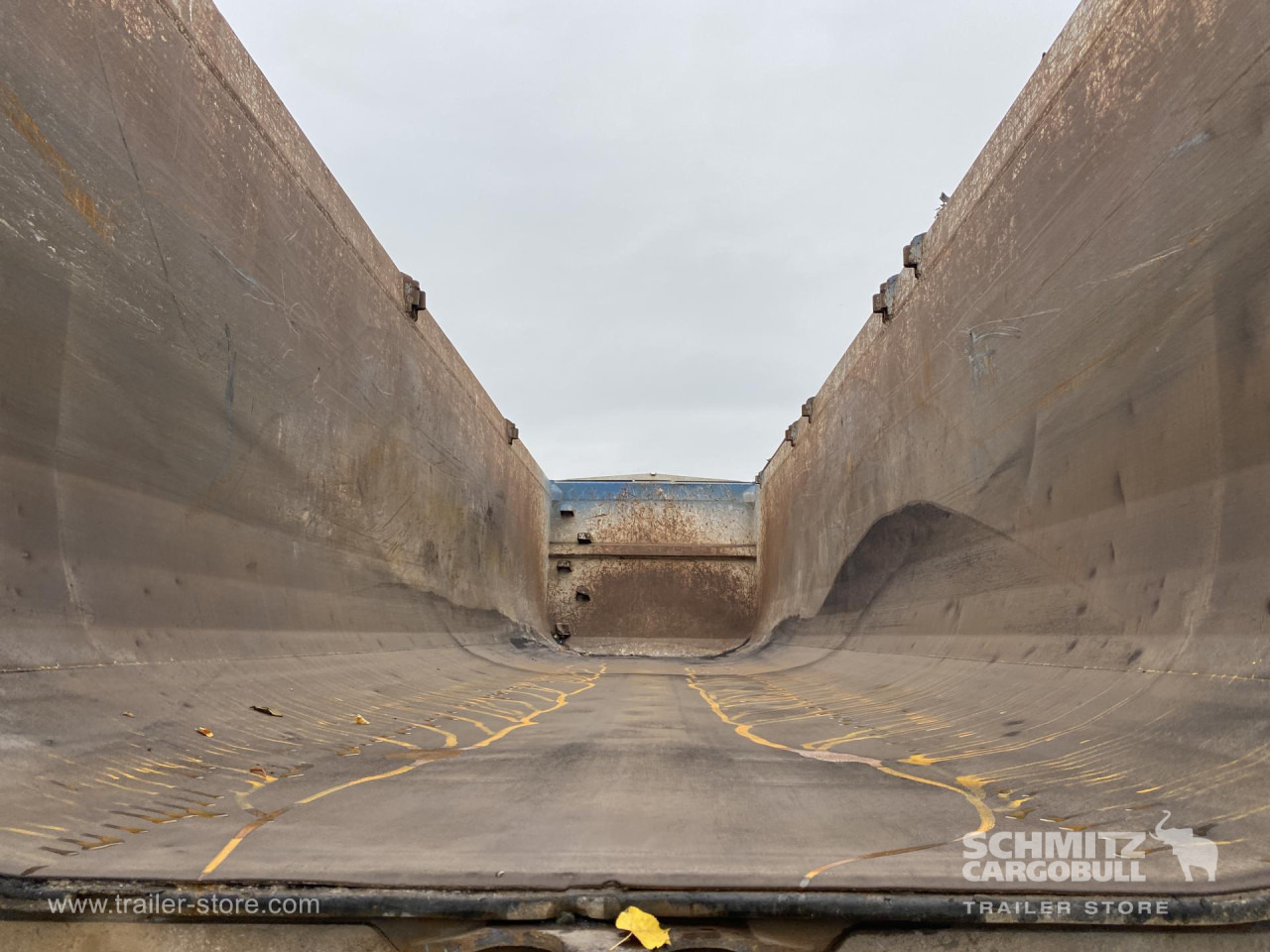 Semi-reboque basculante SCHMITZ Tipper Steel half pipe body 46m³: foto 6 Semi-reboque basculante SCHMITZ Tipper Steel half pipe body 46m³: foto 6