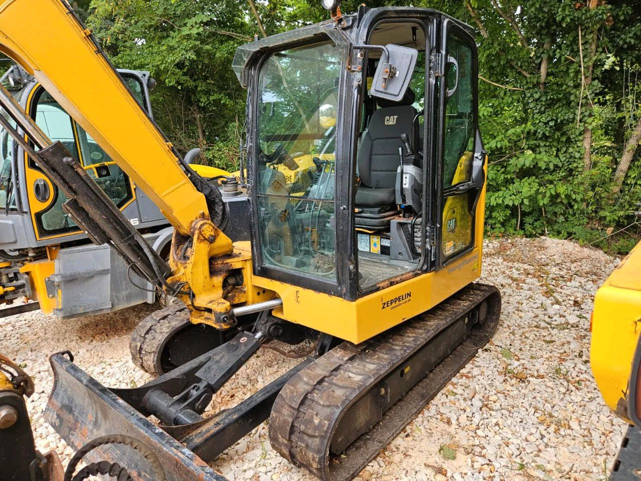 CAT 306 CR - Mini escavadeira: foto 1 CAT 306 CR - Mini escavadeira: foto 1