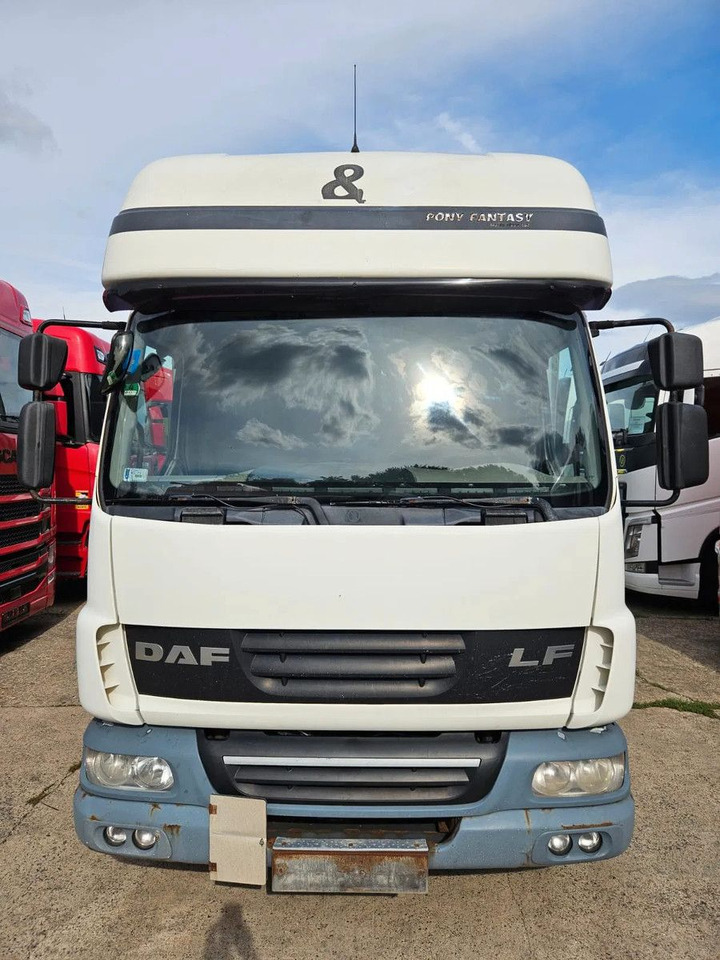 DAF LF 45.180 EEV - More units in stock! - Carrinha de lona: foto 2 DAF LF 45.180 EEV - More units in stock! - Carrinha de lona: foto 2