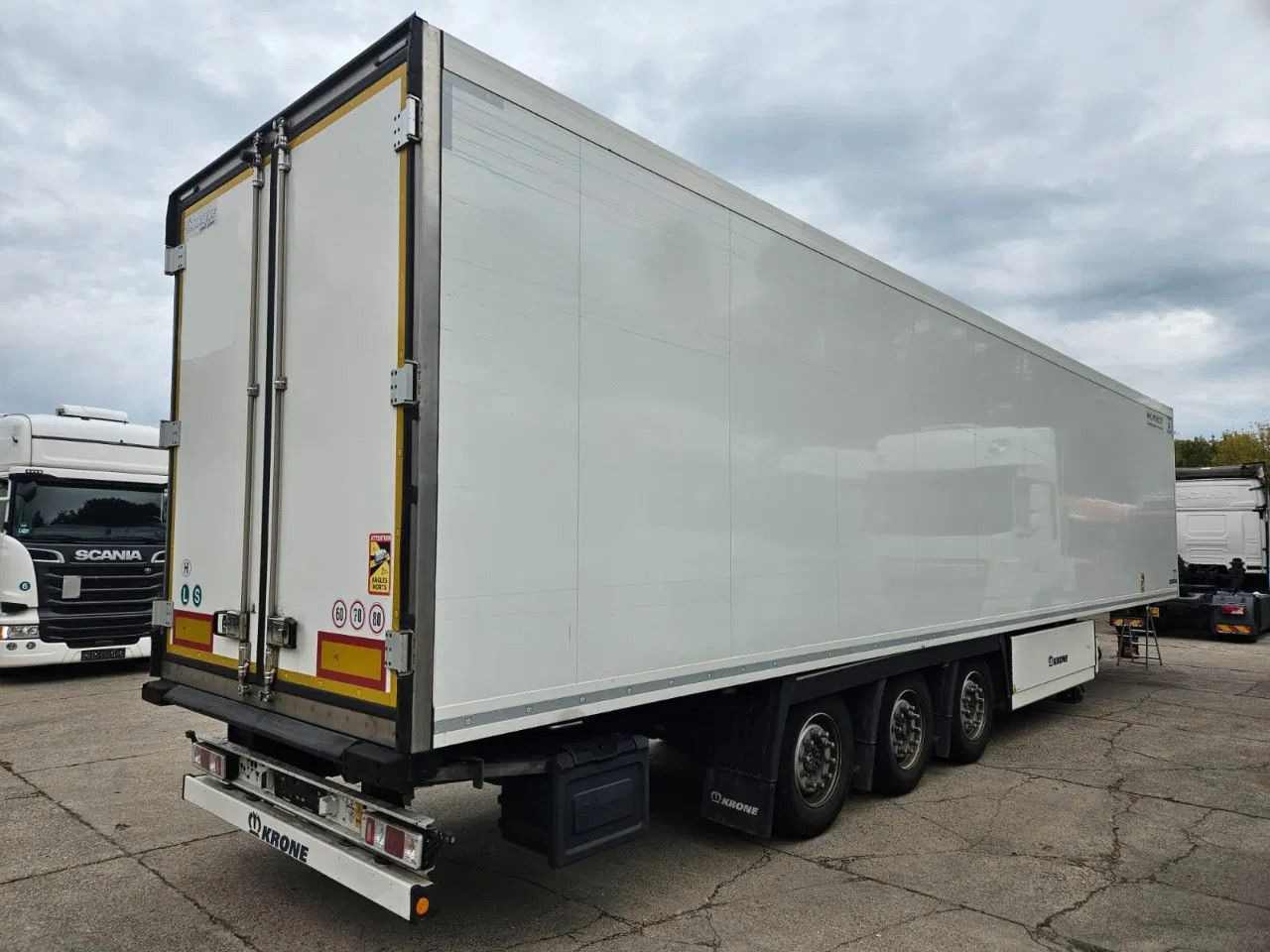 Krone SD Thermo King SLX300i - Lifting axle A - Pallet - Semi-reboque frigorífico: foto 4 Krone SD Thermo King SLX300i - Lifting axle A - Pallet - Semi-reboque frigorífico: foto 4