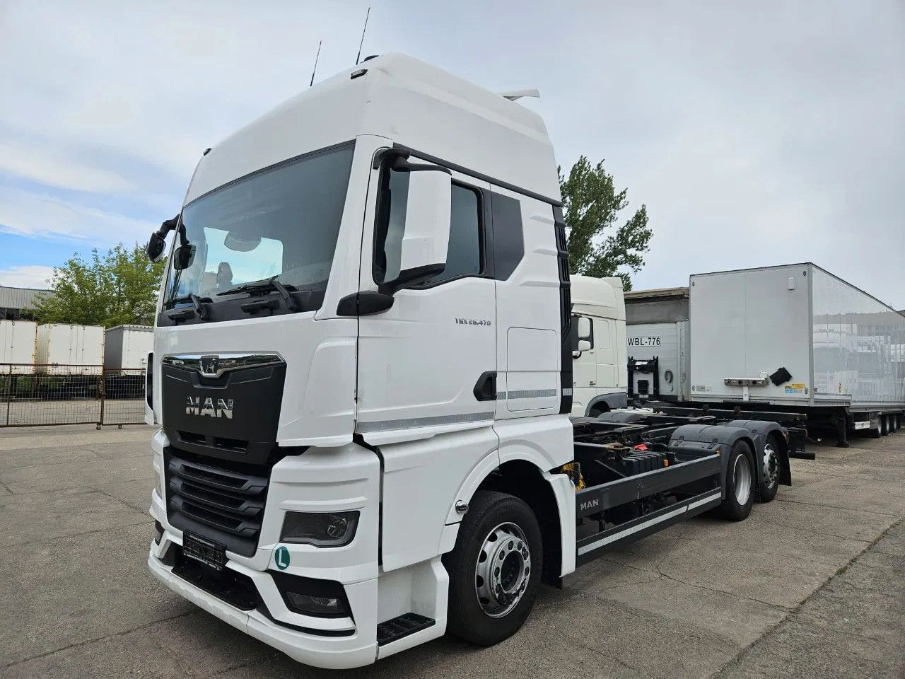MAN TGX 26.470 XXL BDF 6x2 2 units, NAVI, Lift Axle - Camião transportador de contêineres/ Caixa móvel: foto 1 MAN TGX 26.470 XXL BDF 6x2 2 units, NAVI, Lift Axle - Camião transportador de contêineres/ Caixa móvel: foto 1