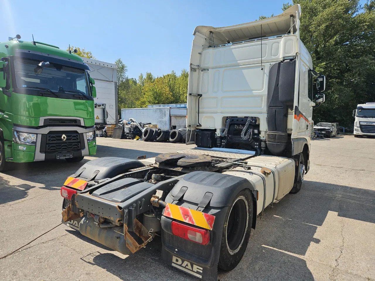 DAF XF 460 Space Cab Standklima 2 units - Tractor: foto 4 DAF XF 460 Space Cab Standklima 2 units - Tractor: foto 4