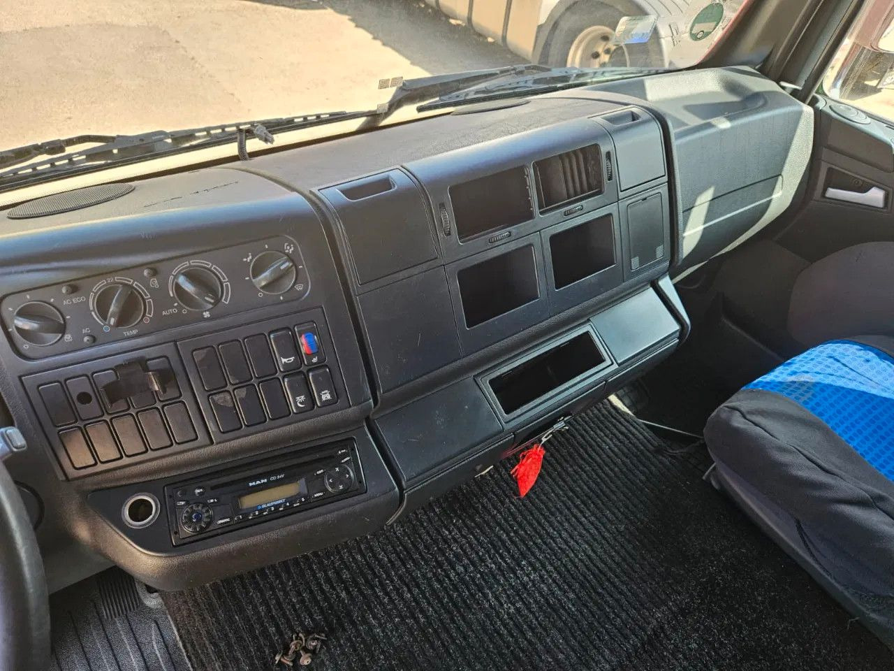 Tractor MAN TGL 10.240 Mega: foto 9 Tractor MAN TGL 10.240 Mega: foto 9