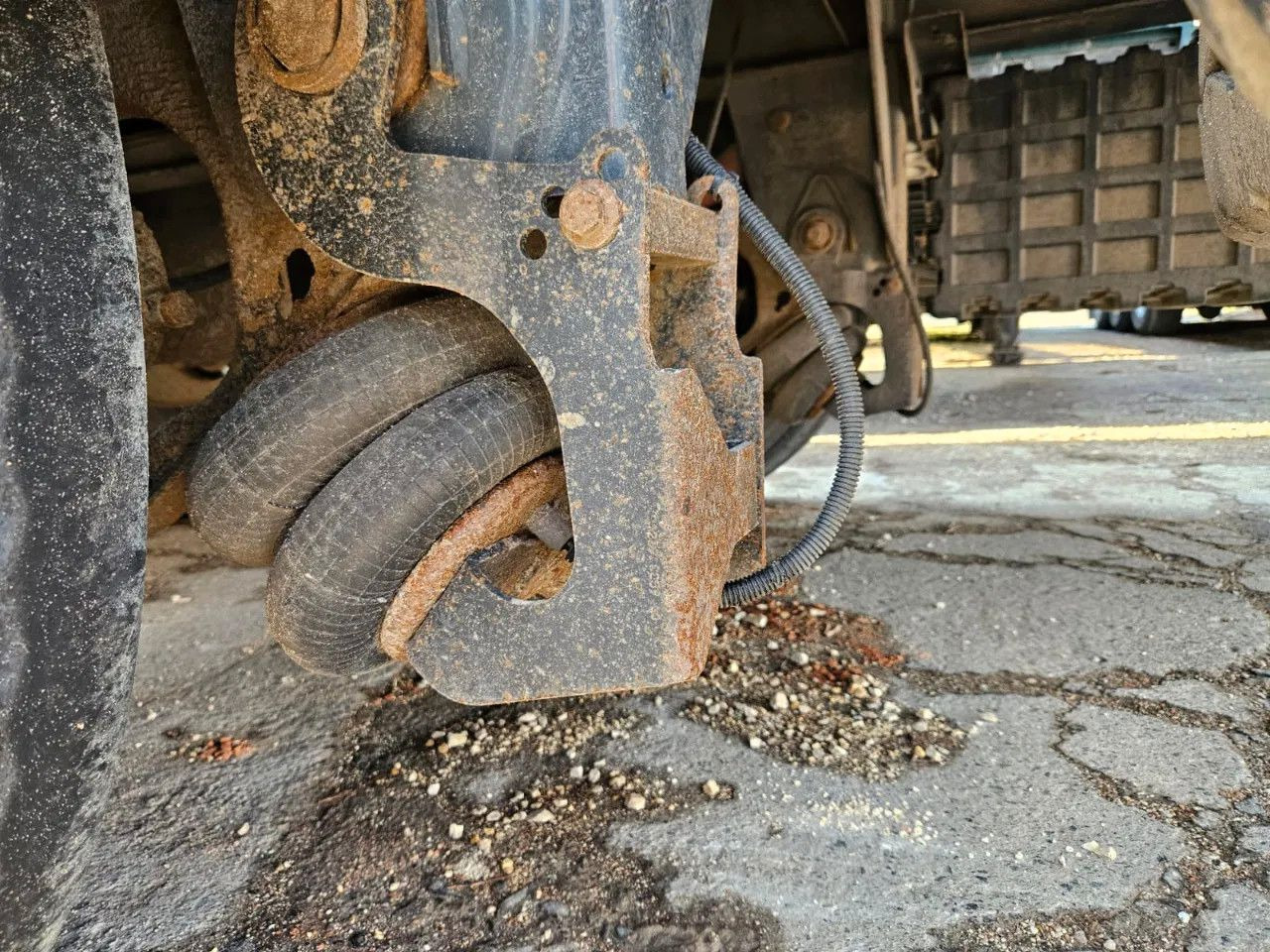 Semi-reboque basculante Wielton NW-3 38m3 Lifting Axle, Alloy w.: foto 10 Semi-reboque basculante Wielton NW-3 38m3 Lifting Axle, Alloy w.: foto 10