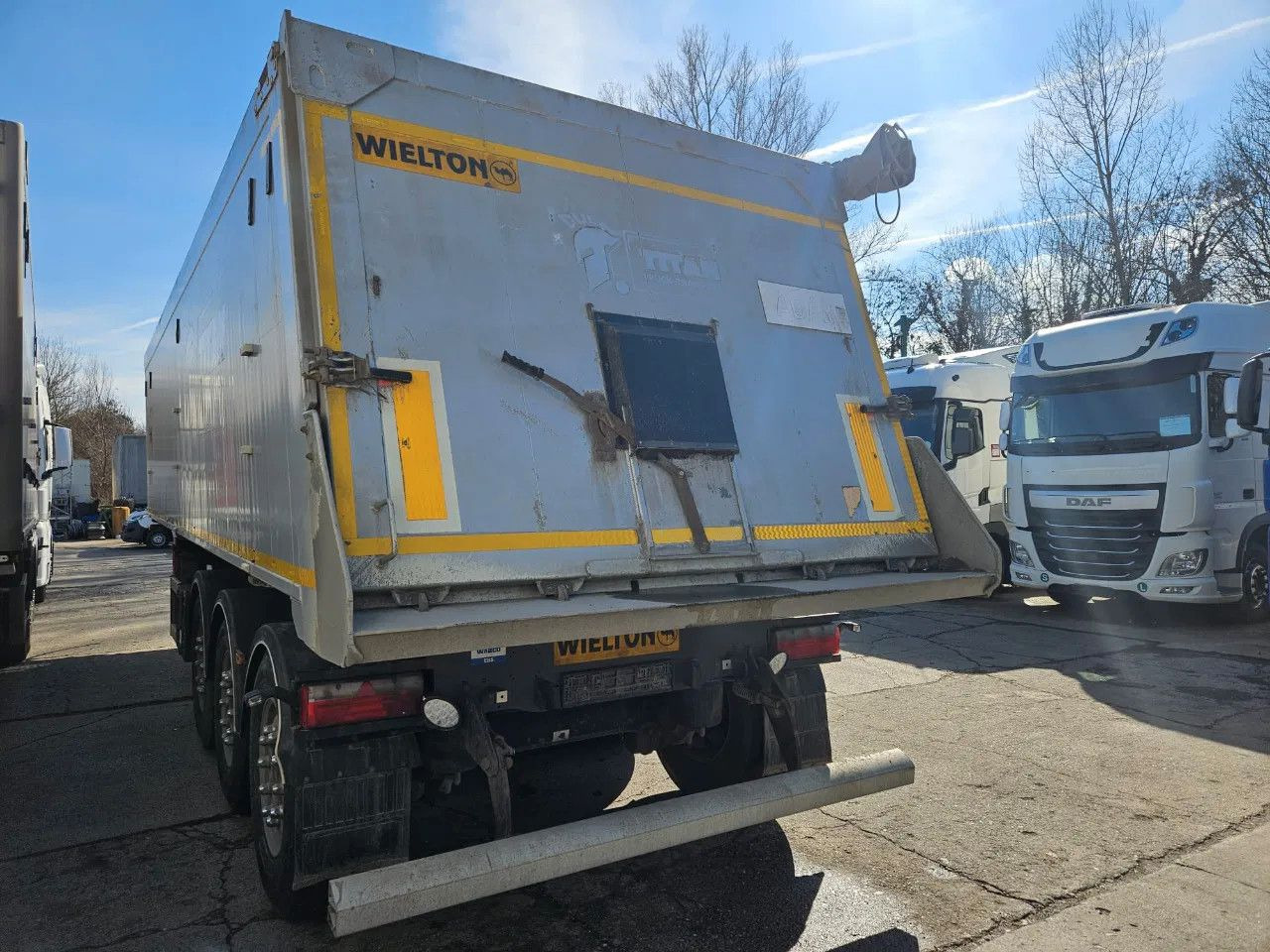 Wielton NW-3 38m3 Lifting Axle, Alloy w. - Semi-reboque basculante: foto 5 Wielton NW-3 38m3 Lifting Axle, Alloy w. - Semi-reboque basculante: foto 5