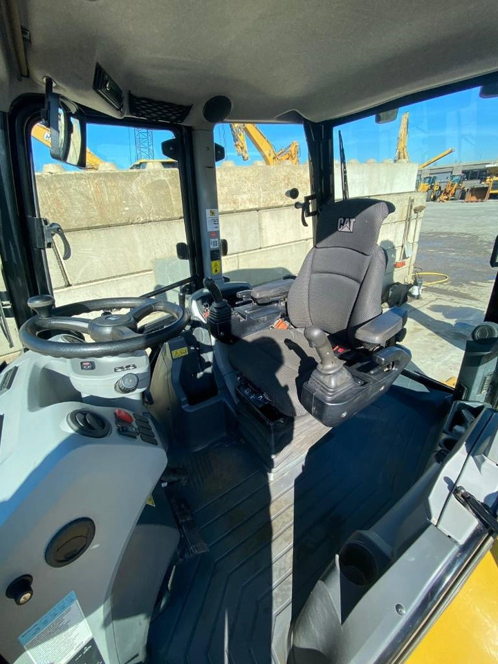 Retroescavadeira CAT 444 4x4: foto 7 Retroescavadeira CAT 444 4x4: foto 7