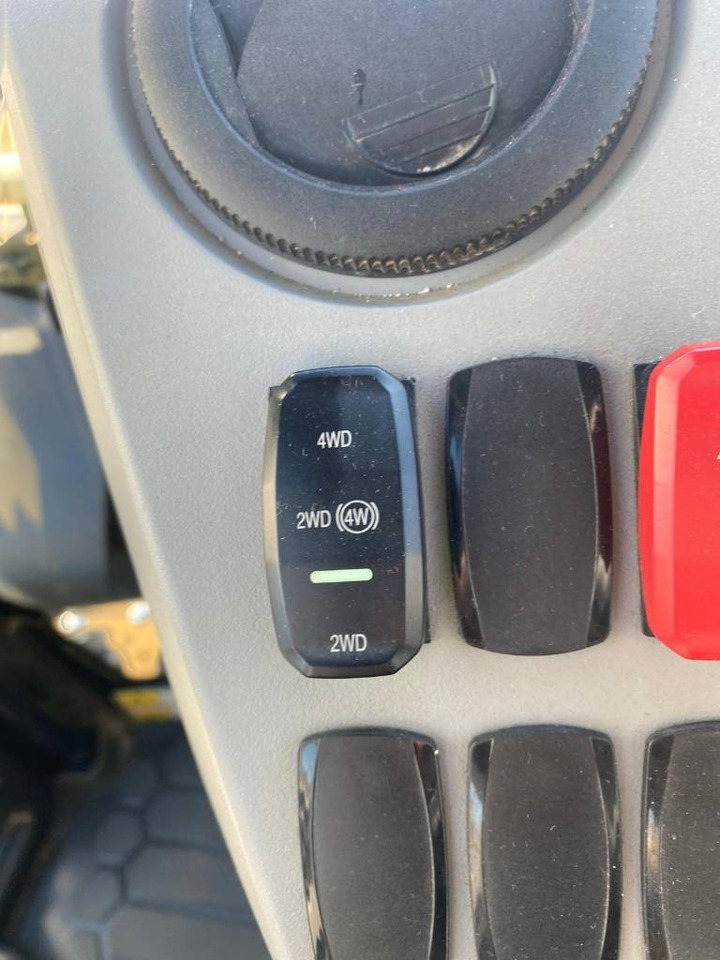 Retroescavadeira CAT 444 4x4: foto 10 Retroescavadeira CAT 444 4x4: foto 10