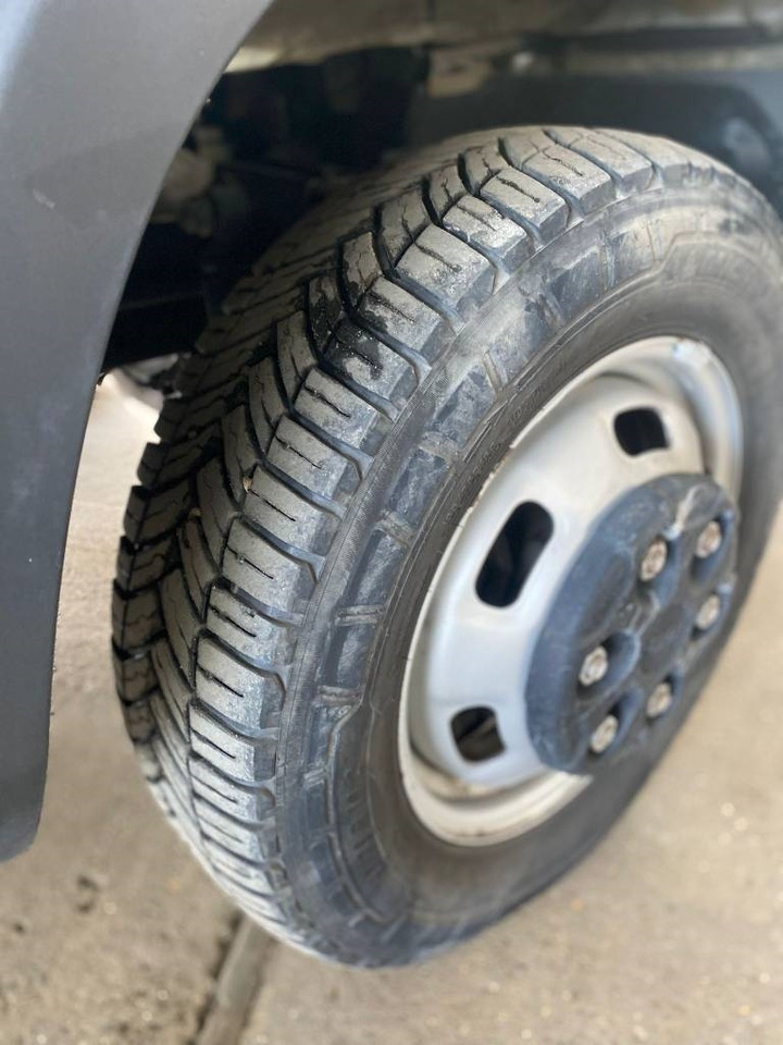 Carrinha de contentor Iveco Daily 35 C18: foto 23