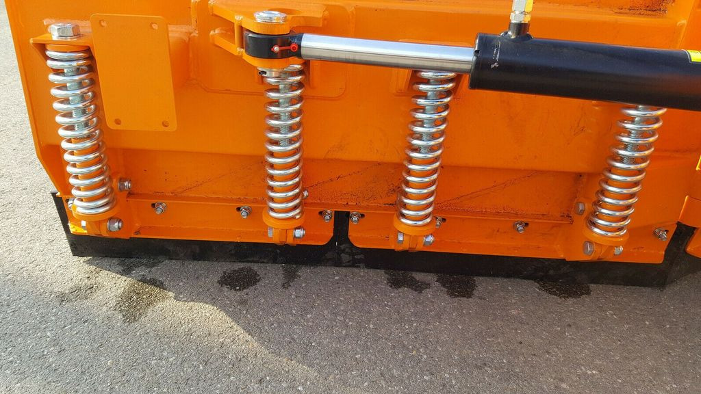 CAT neues Schneeschild Vario 2,6 m, 2,2m, 2,9m, 3,3m - Lâmina limpa-neves para Veículo municipal/ Especial: foto 5 CAT neues Schneeschild Vario 2,6 m, 2,2m, 2,9m, 3,3m - Lâmina limpa-neves para Veículo municipal/ Especial: foto 5
