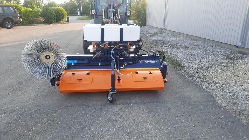 Kehrmaschine 1,2 1,5, 1,8m 2,3m Schlepper Radlader Teleskoplader - Vassoura: foto 5 Kehrmaschine 1,2 1,5, 1,8m 2,3m Schlepper Radlader Teleskoplader - Vassoura: foto 5