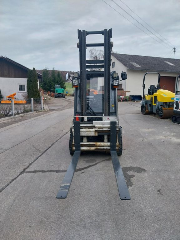 Linde H 25 T - Empilhador a diesel: foto 3 Linde H 25 T - Empilhador a diesel: foto 3