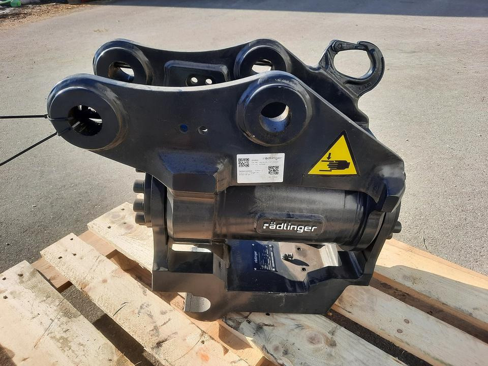 Rädlinger Tilt 4 -8 to Powertilt Minibagger MS 03 Sonderpreis Cat - Tiltrotator para Mini escavadeira: foto 1 Rädlinger Tilt 4 -8 to Powertilt Minibagger MS 03 Sonderpreis Cat - Tiltrotator para Mini escavadeira: foto 1